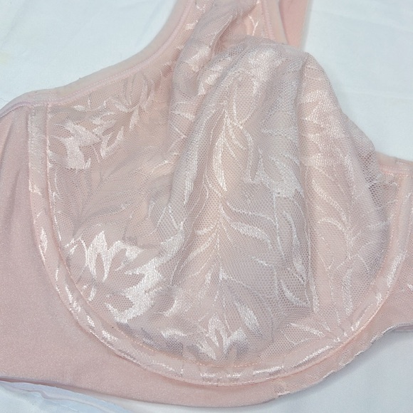 BREEZIES light pink lace non padded bra with underwire. Size 44 C. - Picture 3 of 5